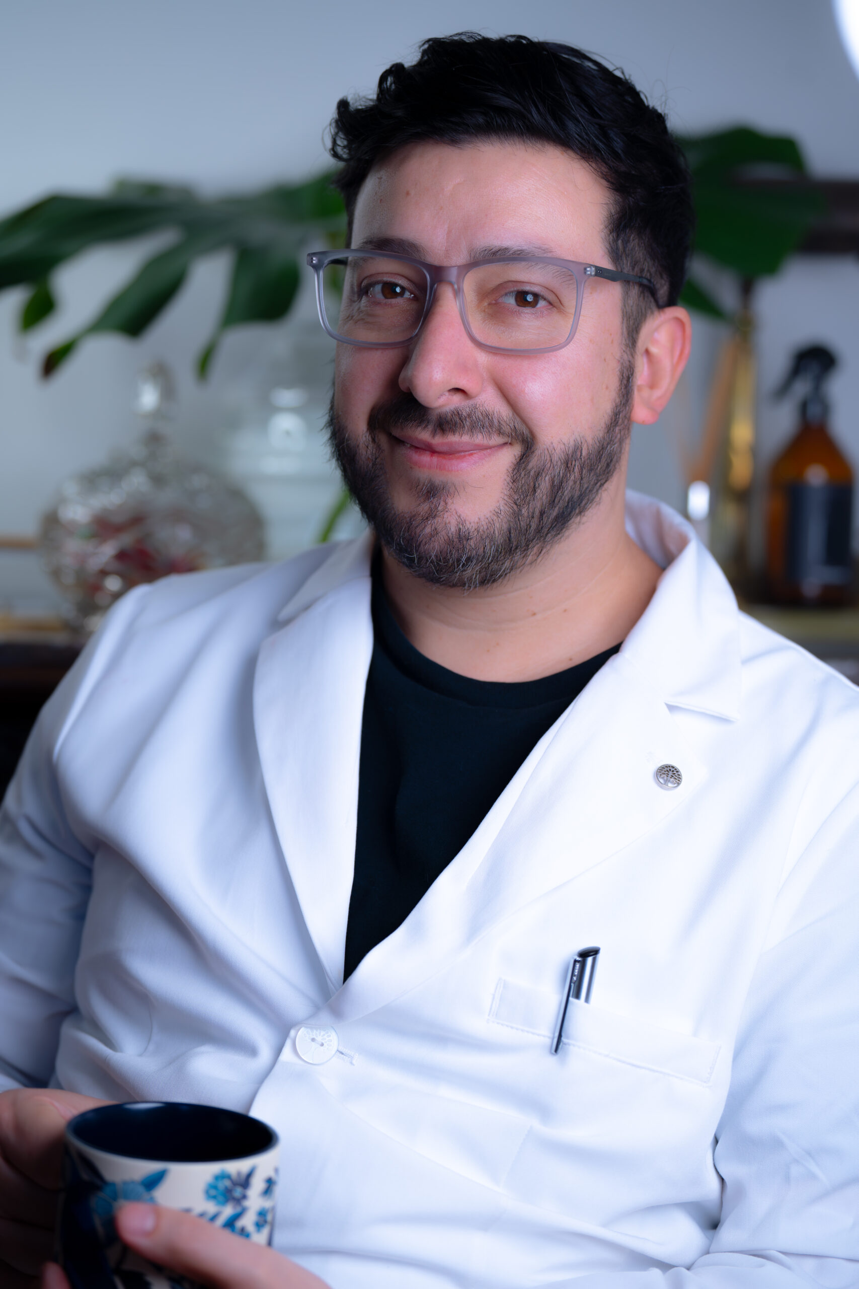 Dr. Jorge Ávila — Médico Oftalmólogo Oculoplástico